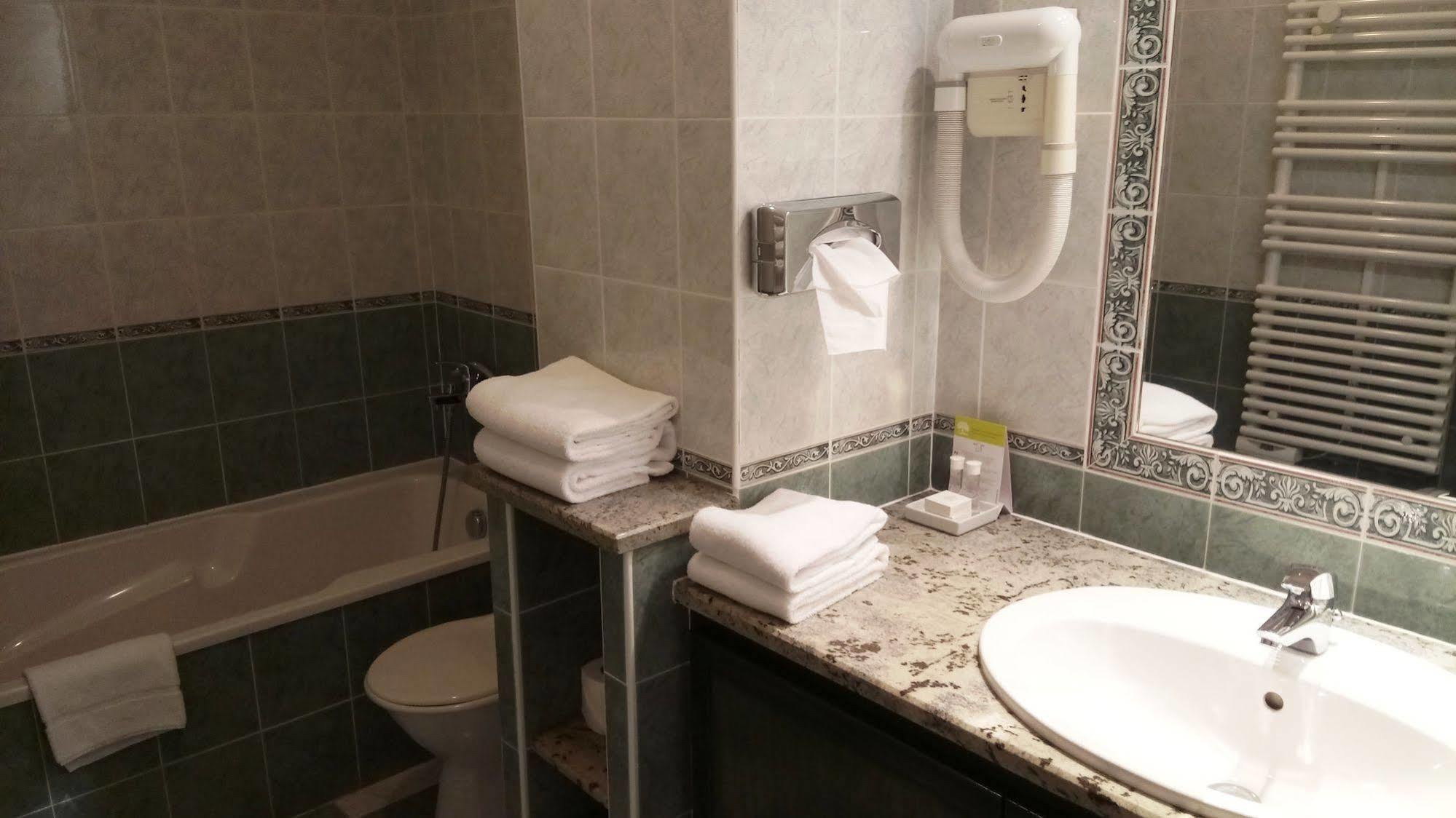 Hotel Restaurant Atrachjata Aleria  Bagian luar foto